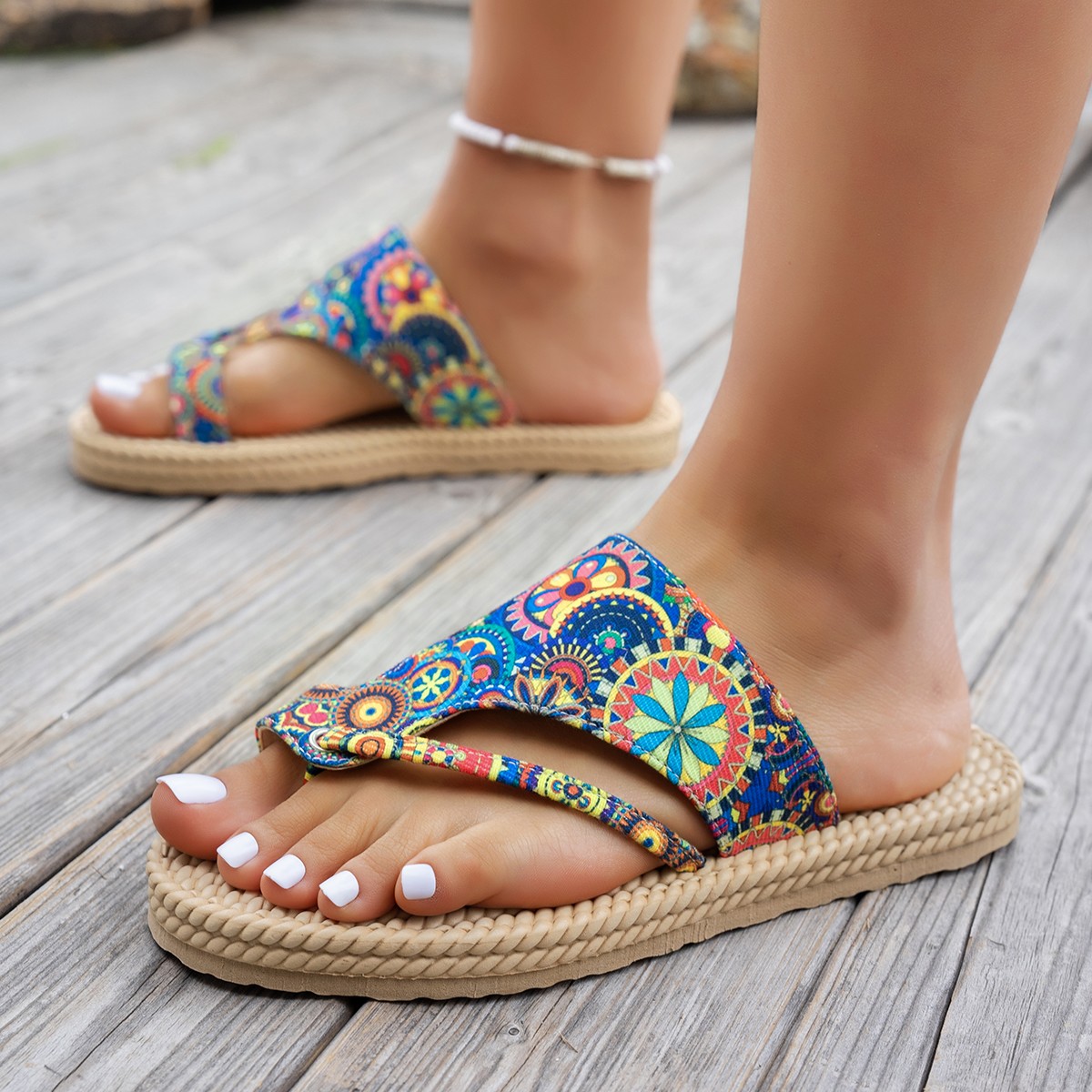 Ethnic Modern Fashion - รองเท้าแตะผู้หญิงแบบสวมเปิดนิ้วเท้า สีสันสดใส รองเท้าชายหาด แฟชั่นรองเท้าส้นตึก รองเท้าแตะสไตล์ชาติพันธุ์ น้ำหนักเบา