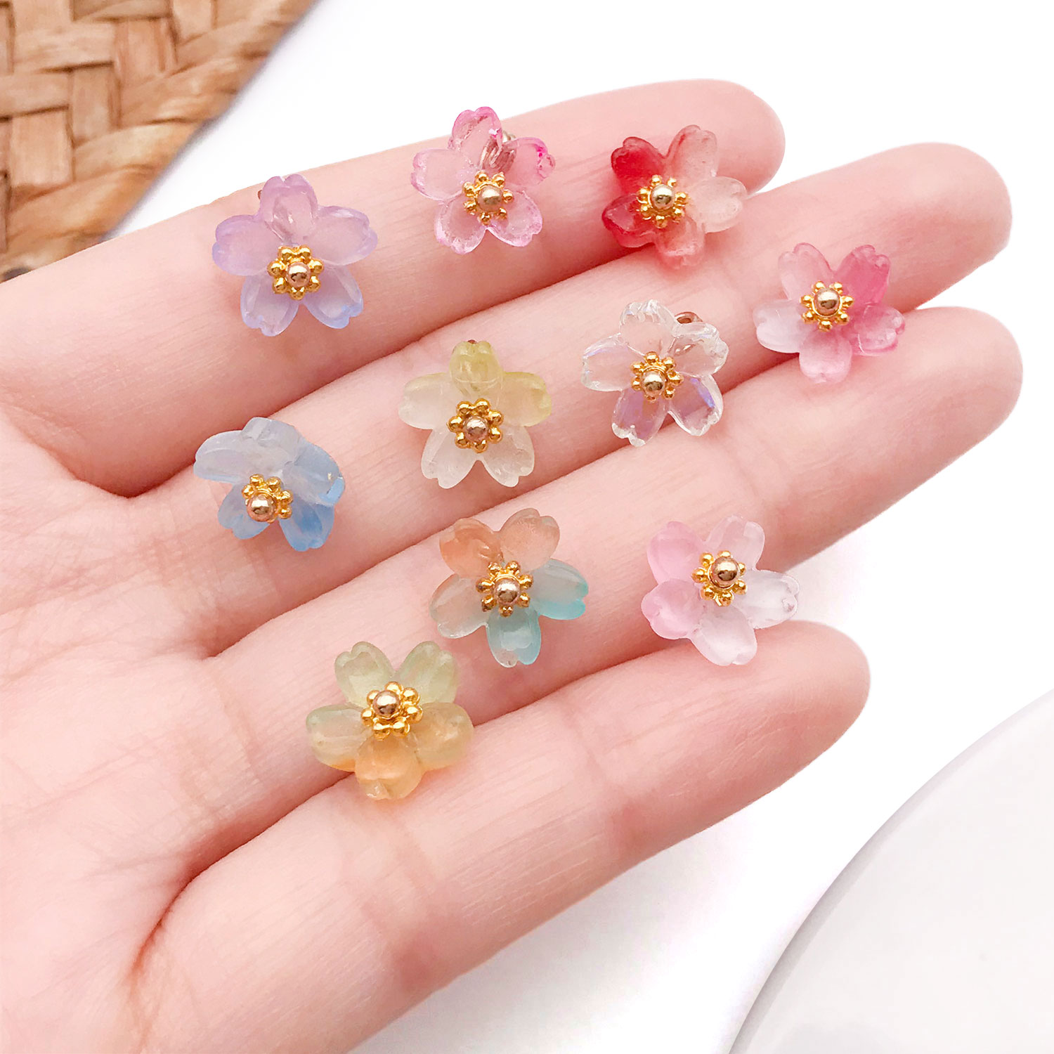 จี้แก้วรูปดอกซากุระสีสันสดใส 1 - Ethnic Modern Fashion บทวิจารณ์และราคา
